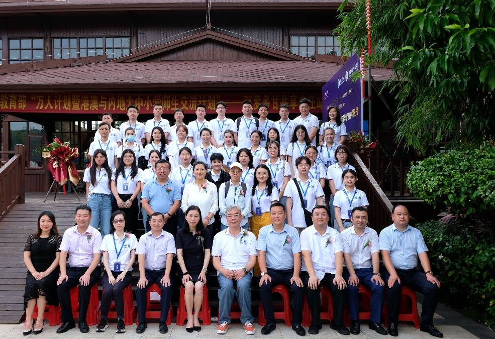 京前重澳片费1人中谁期中，深度解析背后的故事，深度解析，京前重澳片背后的故事与人物纷争