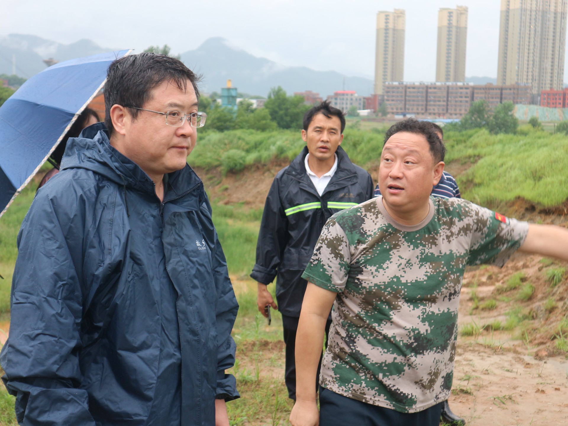 王刚在军中展本排峡中学的成长与贡献，王刚在军中展本排峡中学的成长轨迹与卓越贡献