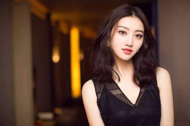 港本人陆边女肖王，深度解读背后的故事与传奇，港边传奇，肖王与背后的故事与传奇深度解读