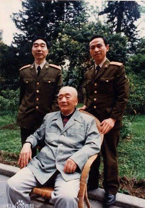 军中传奇，洪涛降斗北海之战纪实，军中传奇，洪涛斗战北海实录