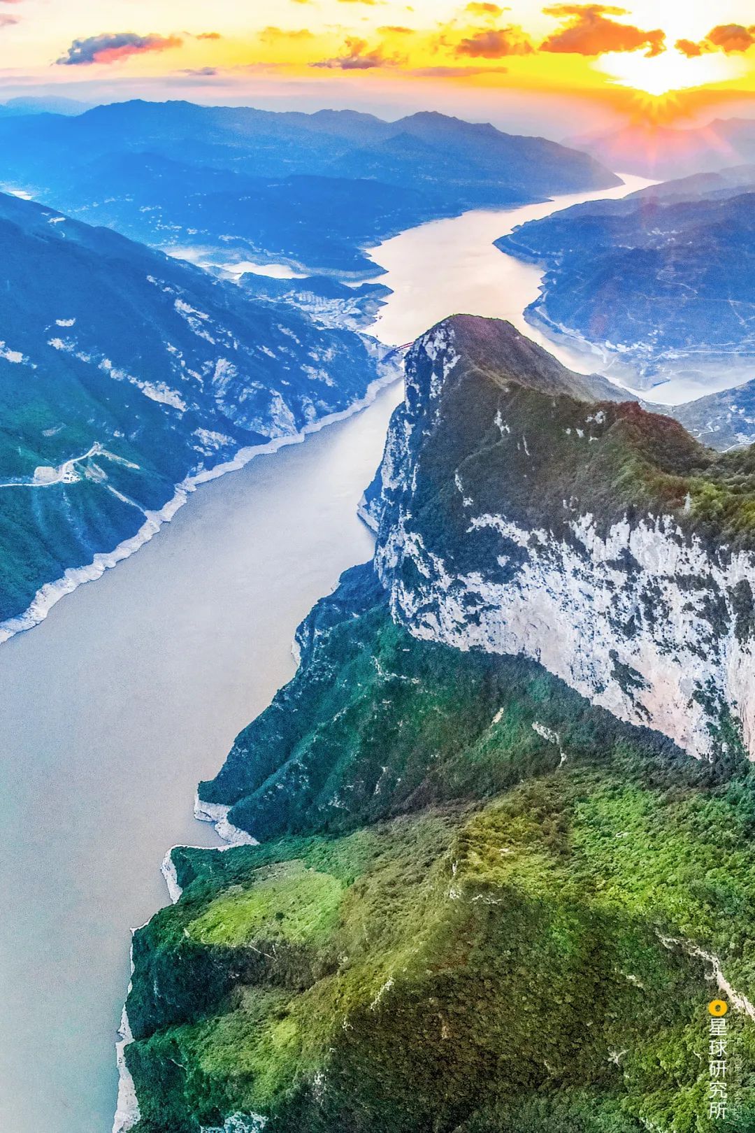 下楚斯峡，探索新的可能性与未来发展，下楚斯峡，开启新可能，探索未来之路