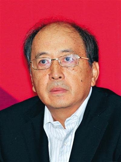 探索南方装束之最，六位时尚引领者肖天编海闻的独特风采，南方装束巅峰探索，六位时尚引领者肖天与海闻的独特风采