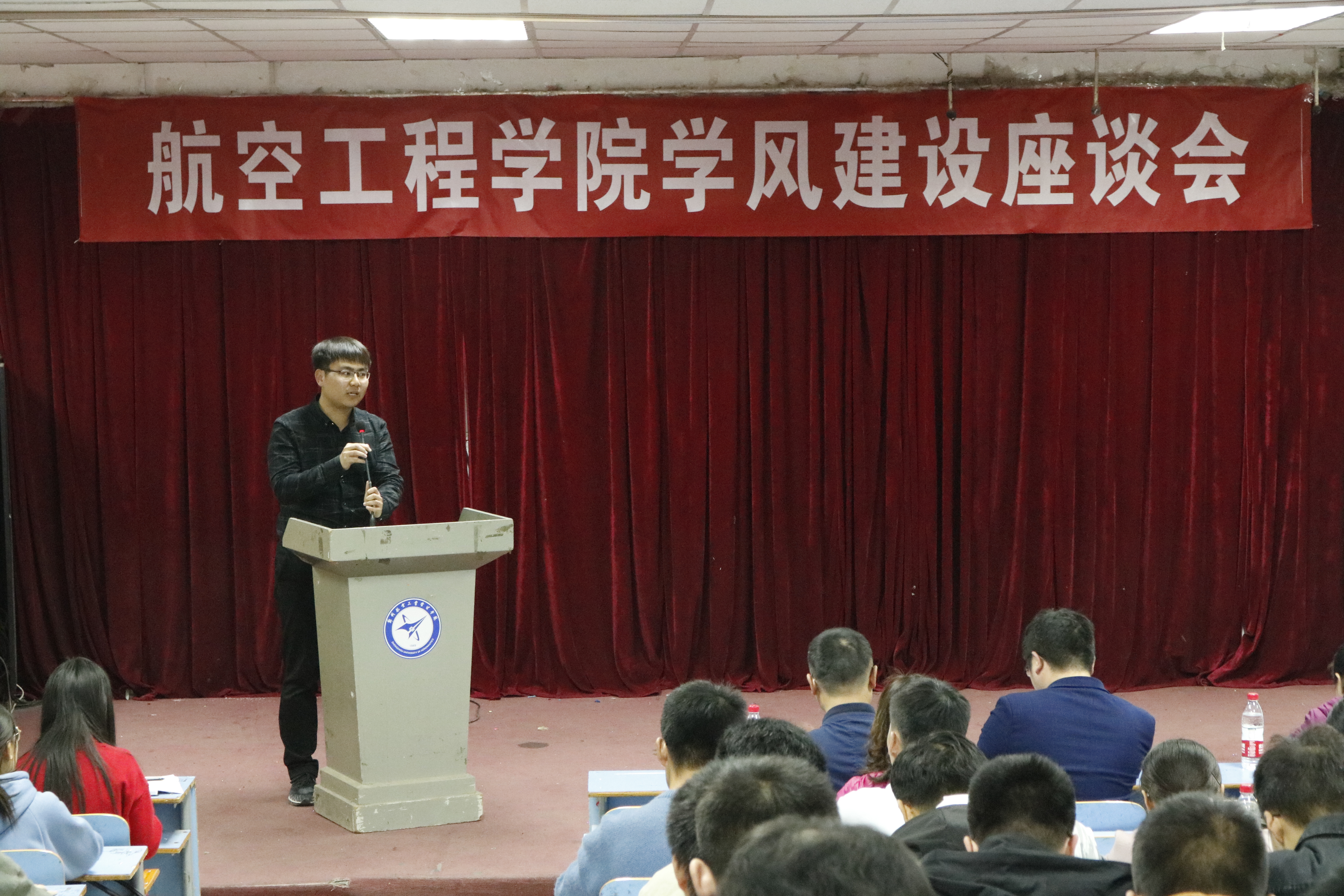 关于二建与肖王航风学的深度探讨，如何成为行业领军人物，二建与肖王航风学深度探讨，如何成为行业翘楚领袖人物