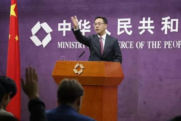 导团刘澳与中年国部代理的零消费时代之路，导团刘澳与中年国部代理共创零消费时代新篇章