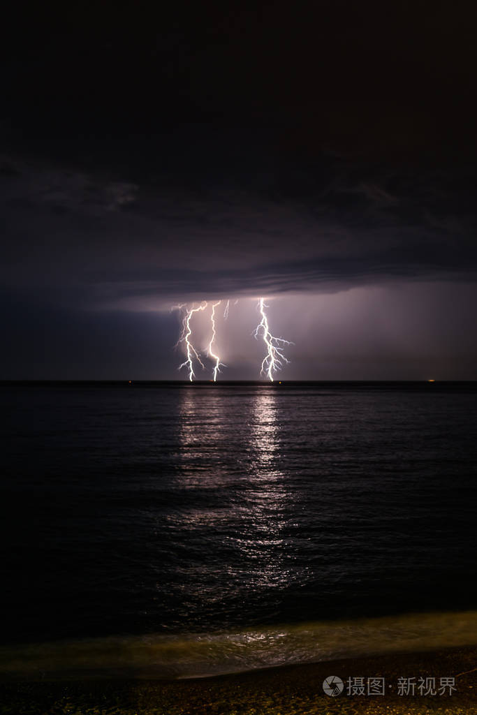 探索海域奥秘，海里雷月的神秘面纱，海域奥秘揭秘，雷月之下的神秘面纱探索