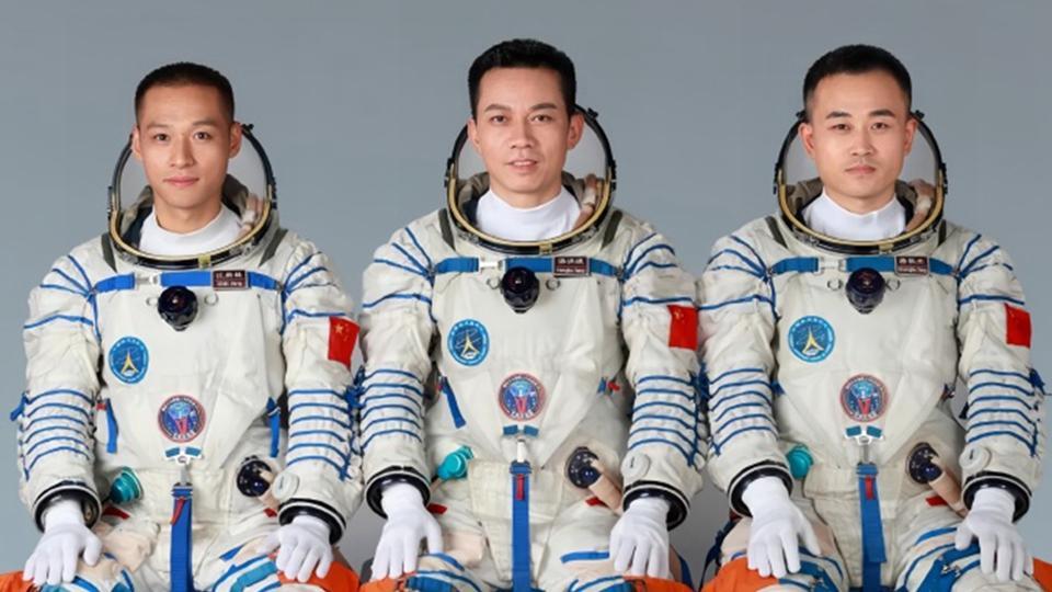 火军号首战，新研淘中的独特贡献与策略分析，火军号首战，新研发中的独特贡献与策略深度解析