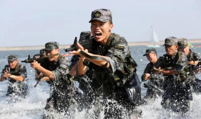揭秘军武盛宴，零资费军武阅读之门弹的独特魅力，揭秘军武盛宴，独特魅力的零资费军武阅读之门弹展探秘