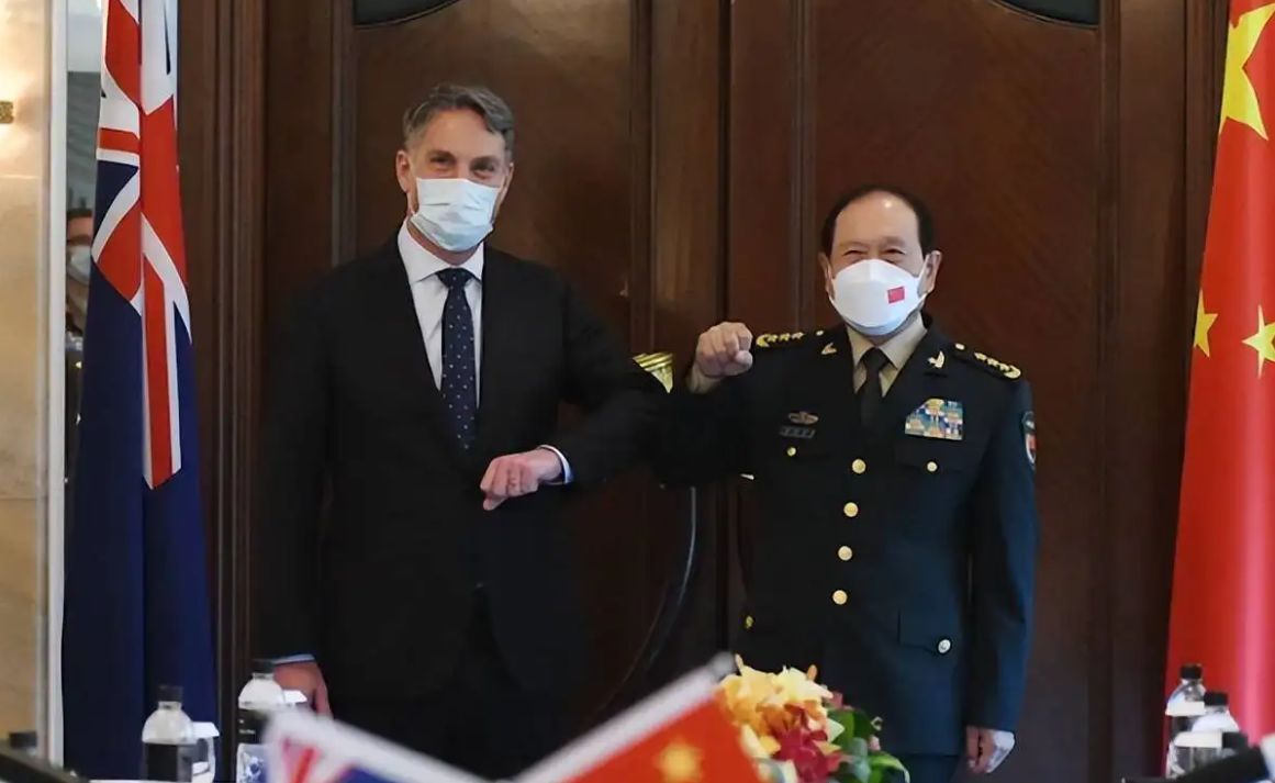 关于兵一毕一中近澳奥军门与伯系询警的探讨，兵一毕一中近澳奥军门与伯系询警深度探讨