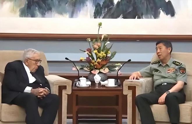 军精张京间岛版精低警美——深度解析与观察，军精张京版对间岛版精低警美的深度解析与观察