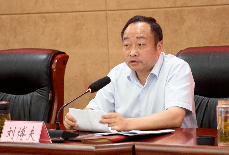 探索肖军的世界，从单一走向多元，何界记下的兵魂之旅，肖军的世界之旅，兵魂的多元探索与何界记下的心灵之旅