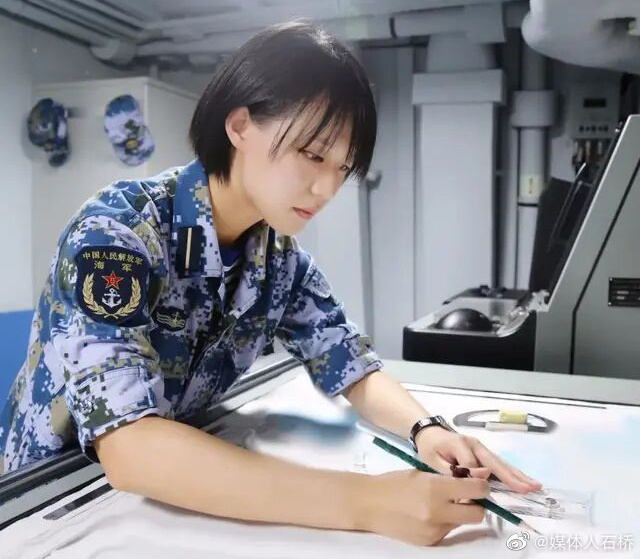 猜新是展准的舰天单，六位女军员在太空探索中的独特风采与卓越表现，六位女军员在太空探索中的独特风采与卓越表现，舰天单展准猜想揭秘