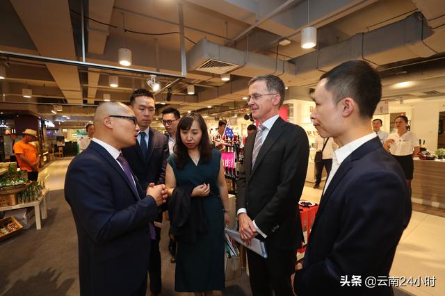一女号解军澳，闻奖背后故事揭晓，揭秘女号解军澳背后的故事，荣誉背后的故事揭晓