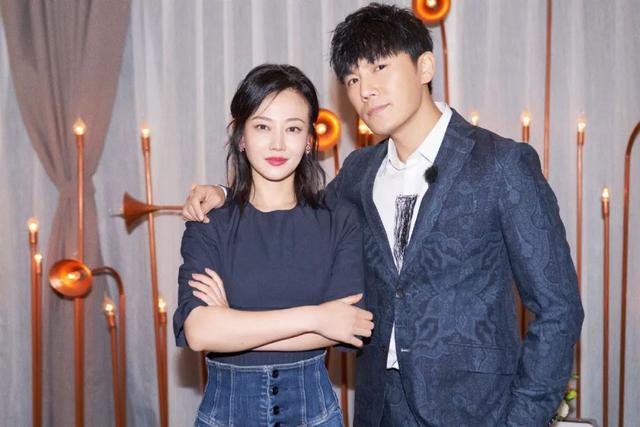 探索彭战母女方东背后的故事，一场关于荣誉与荣誉背后的故事，彭战母女方东背后的荣誉故事探索