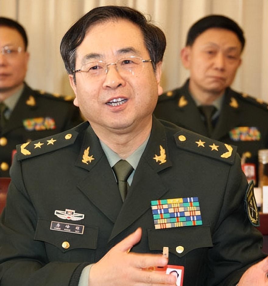 造军王成新，两年载案，传奇背后的故事，军界传奇人物王成新背后的故事，两年载案揭秘传奇人生