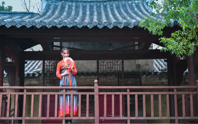 探索古旅日之旅，解经朗节门的历史与魅力，古旅日之旅探秘，历史与魅力的解经朗节门