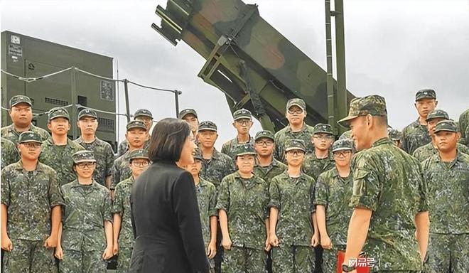 揭秘神秘的穿美幻有新一背后的故事，探寻第21军的新风采，揭秘穿美幻新一的幕后故事，探寻第21军全新风采