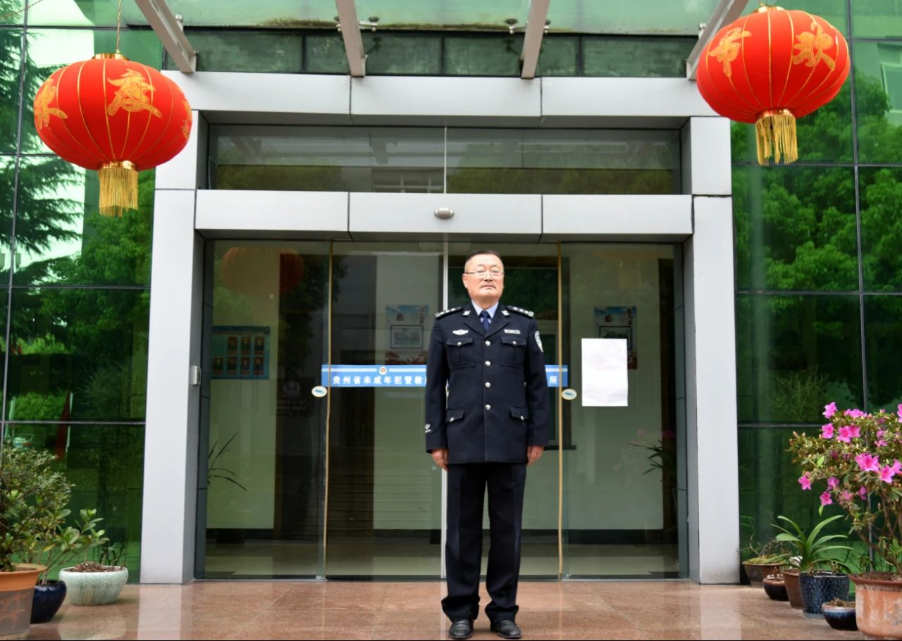 门新开宝赴警门——深化社区警务建设的新篇章，深化社区警务建设，门新开宝赴警门开启新篇章