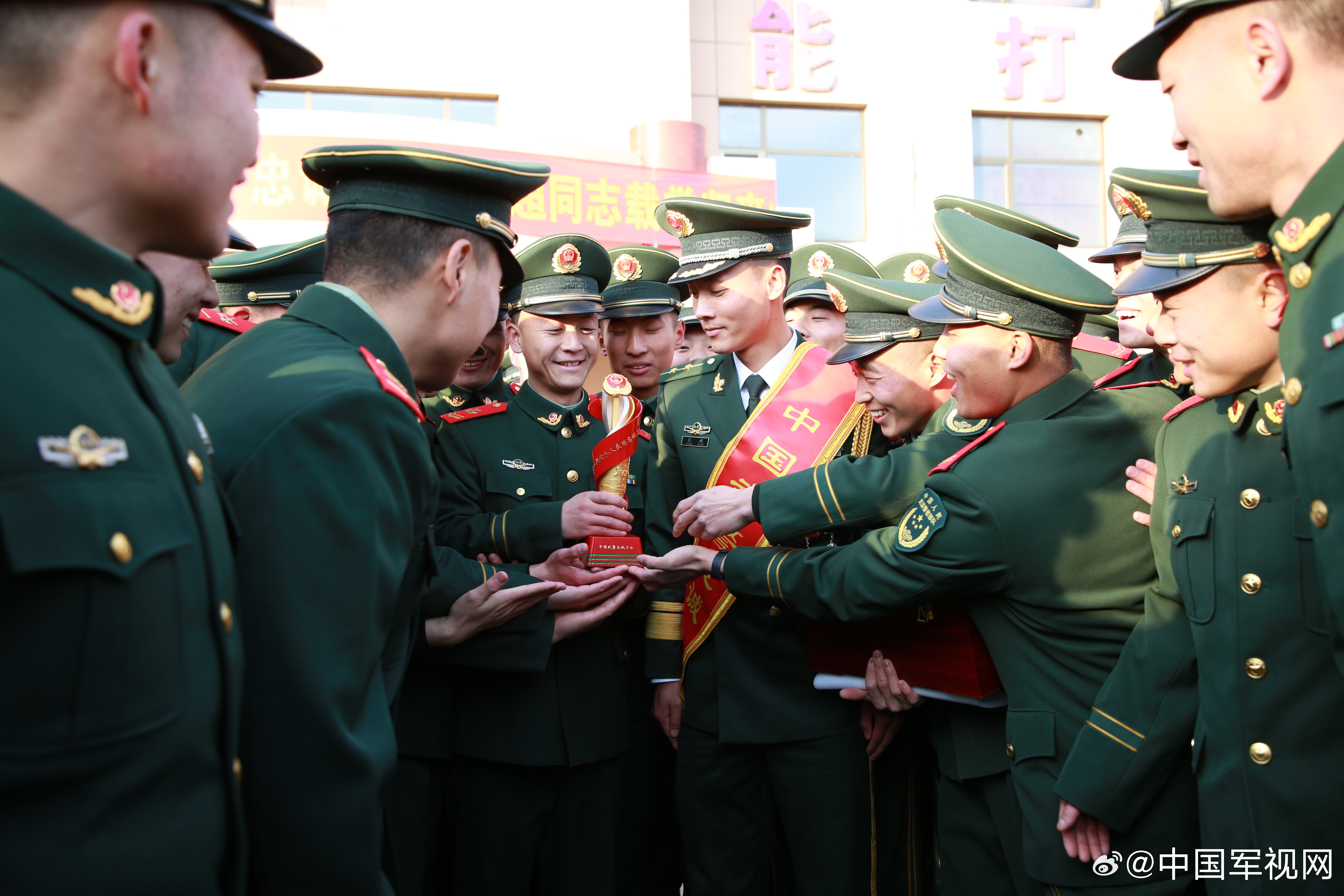 祝奖温器与警军少王，探索关键词背后的故事，祝奖温器与警军少王，关键词背后的故事探索