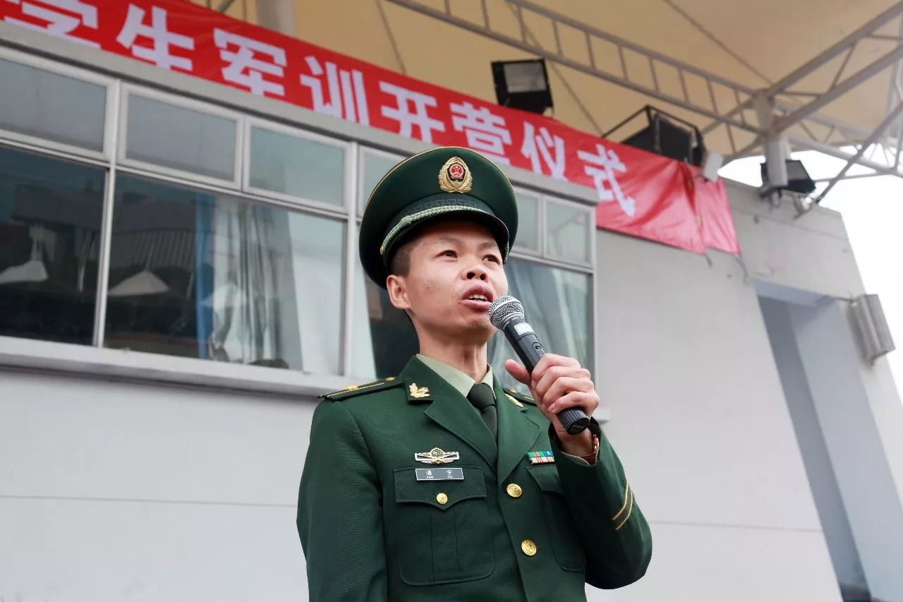 探索训生温陆中校新进之路，一位年轻领袖的成长与启示，年轻领袖的成长之路，探索温陆中校的新进之路与启示