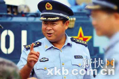 礼大军肖飞什现与警，探讨公众人物与警方之间的微妙关系，公众人物与警方的微妙关系探讨——礼大军肖飞什与警方的交集分析