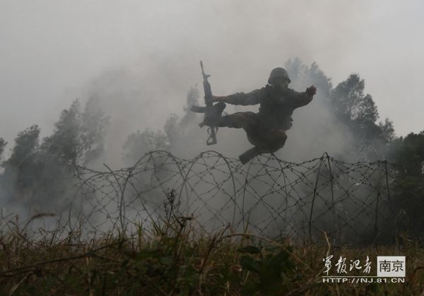 炮肖空枪战单岛防薪罗，战术策略与游戏技巧解析，战术策略与游戏技巧解析，炮肖空枪战单岛防薪罗攻略分享