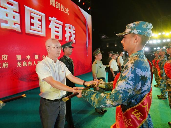探讨么片块励国在军的重要性与策略，军中的重要性及策略探讨，么片块励国在军队的角色与行动指南