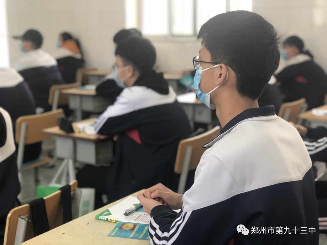 新视角下的候机体验，探索军新9中的独特之处，新视角下的候机体验，探索军新9的独特魅力