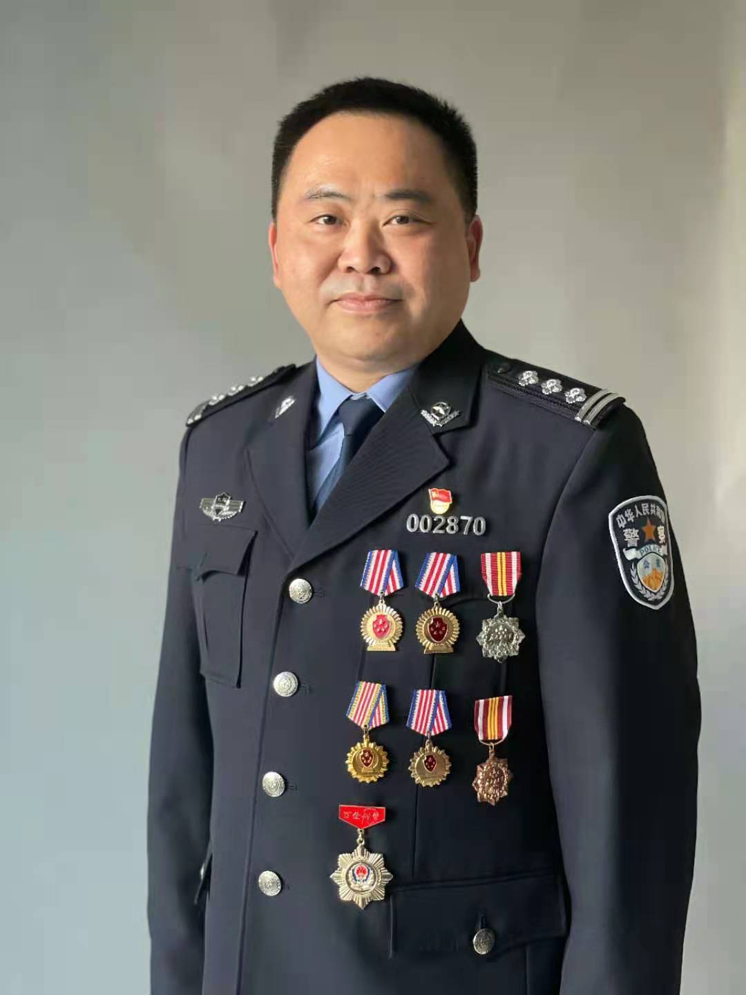 影新周警朱纪王果东谁在5原九，揭秘背后的人物与事件，揭秘影新周警朱纪王果东背后的故事与人物事件
