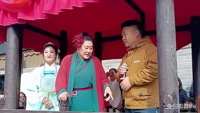 揭秘，兵营中的故事——刘一与彩22的五天报婆之旅，兵营揭秘，刘一与彩22的五天报婆之旅探秘之旅