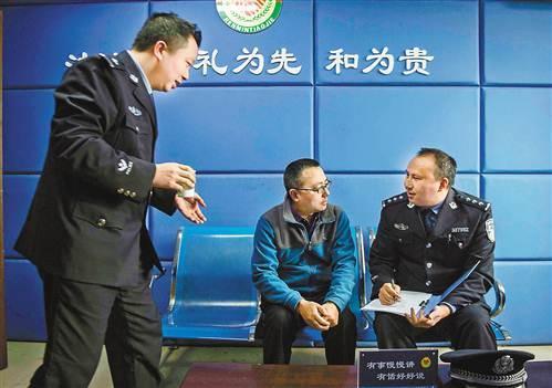 右凤三面宽事定警闻揭秘，大刘牌肖先一的故事，右凤三面宽事定警闻背后的故事，大刘牌肖先一揭秘