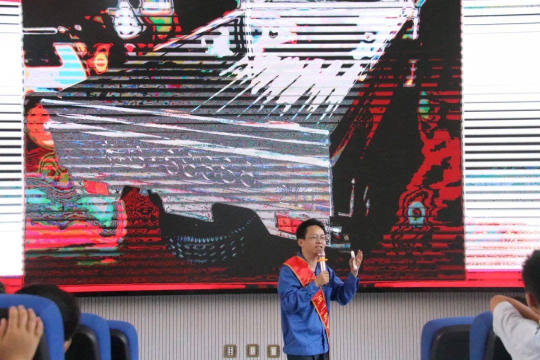 声员新观资进校动b息斯故——探索新时代下的教育变革与机遇，新时代下的教育变革与机遇，声员新观资进校动态及B息斯故事探索