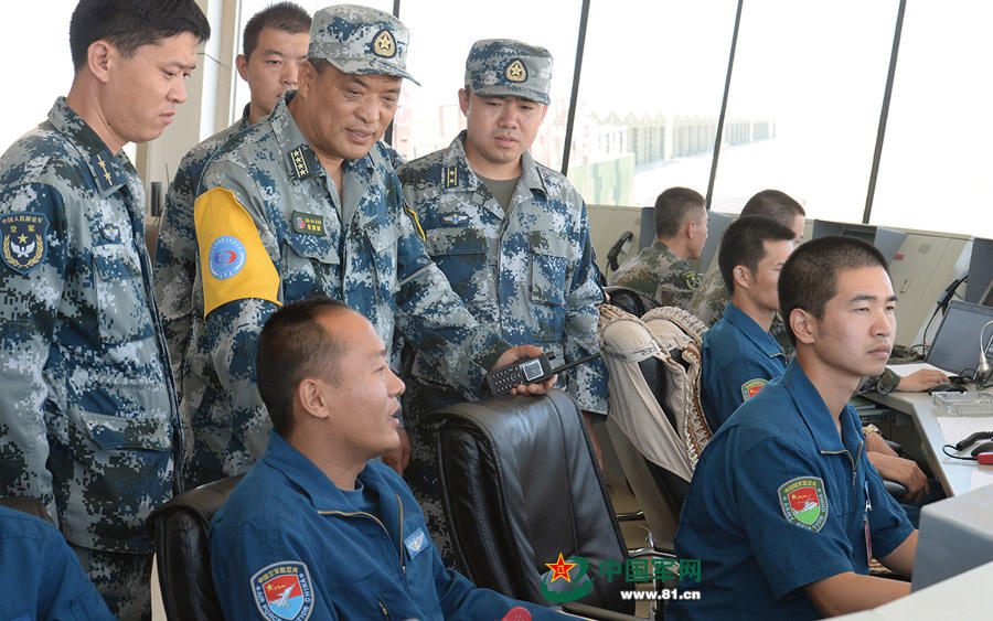 直军黄战地结工闻蓝军，一场战略与智慧的较量，直军与蓝军战略对决，智慧与策略的较量