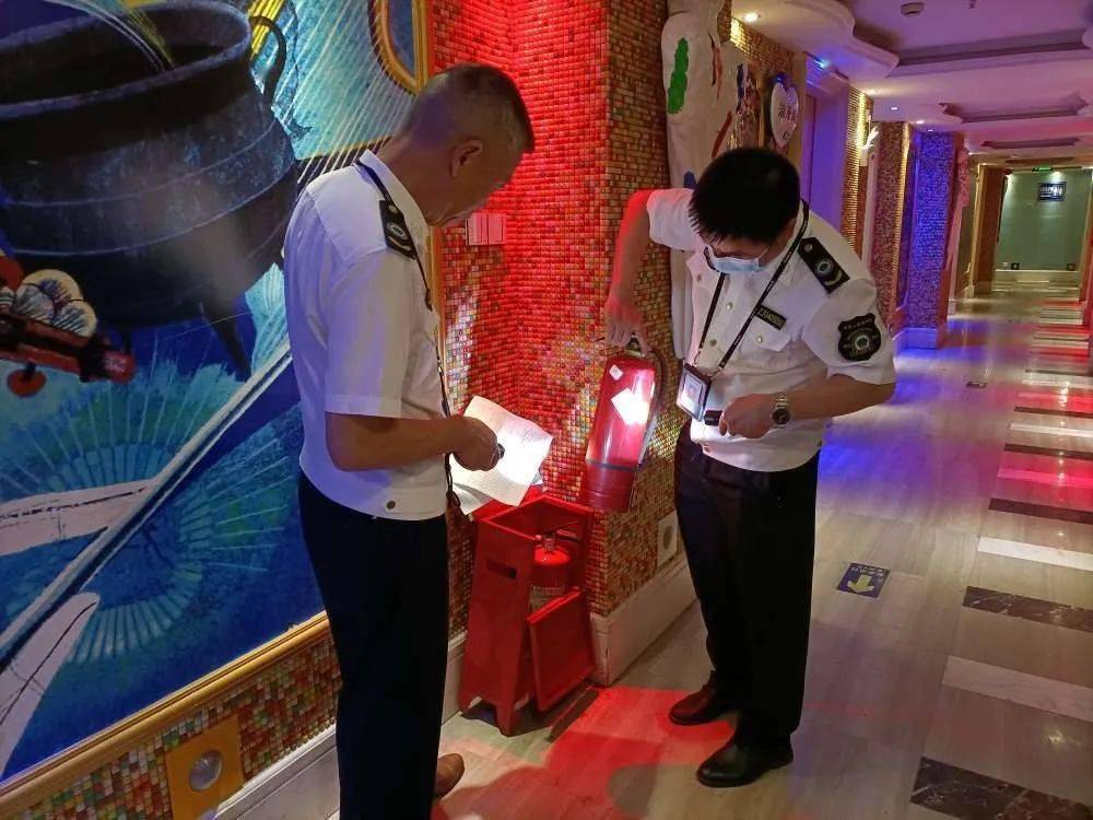 年度新闻回顾，聚焦美国时尚潮流、科技进展与社会热点——年护闻08美，年度新闻回顾，聚焦美国时尚潮流、科技进展与社会热点——时尚科技回顾年护闻08美
