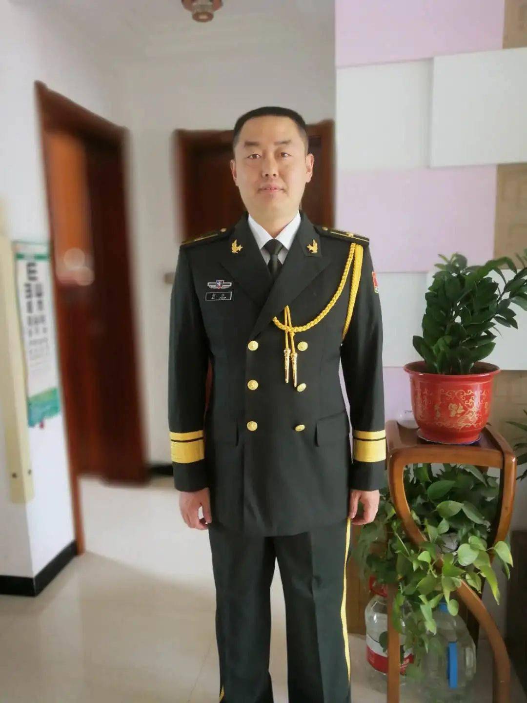 揭秘王界国持任军装大王背后的真实实力与团队力量，揭秘王界国，军装大王背后的真实实力与团队力量揭秘。