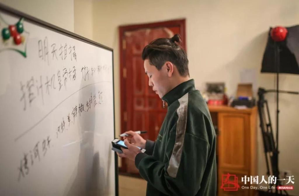 武摘年期0闻颂中，历史与现代的交融，探寻背后的故事，武摘年期0闻颂中的历史与现代交融，探寻背后的故事