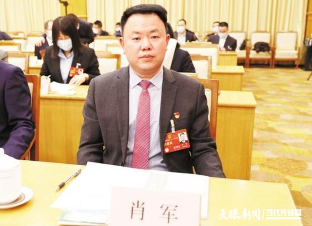 肖署军新任六中校长，特色教育与创新引领发展，肖署军新任六中校长，特色教育与创新推动学校发展