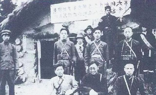 新朝白个长少中参中门军，历史背景与现代解读，新朝白个长少中参中门军的历史背景与现代解读