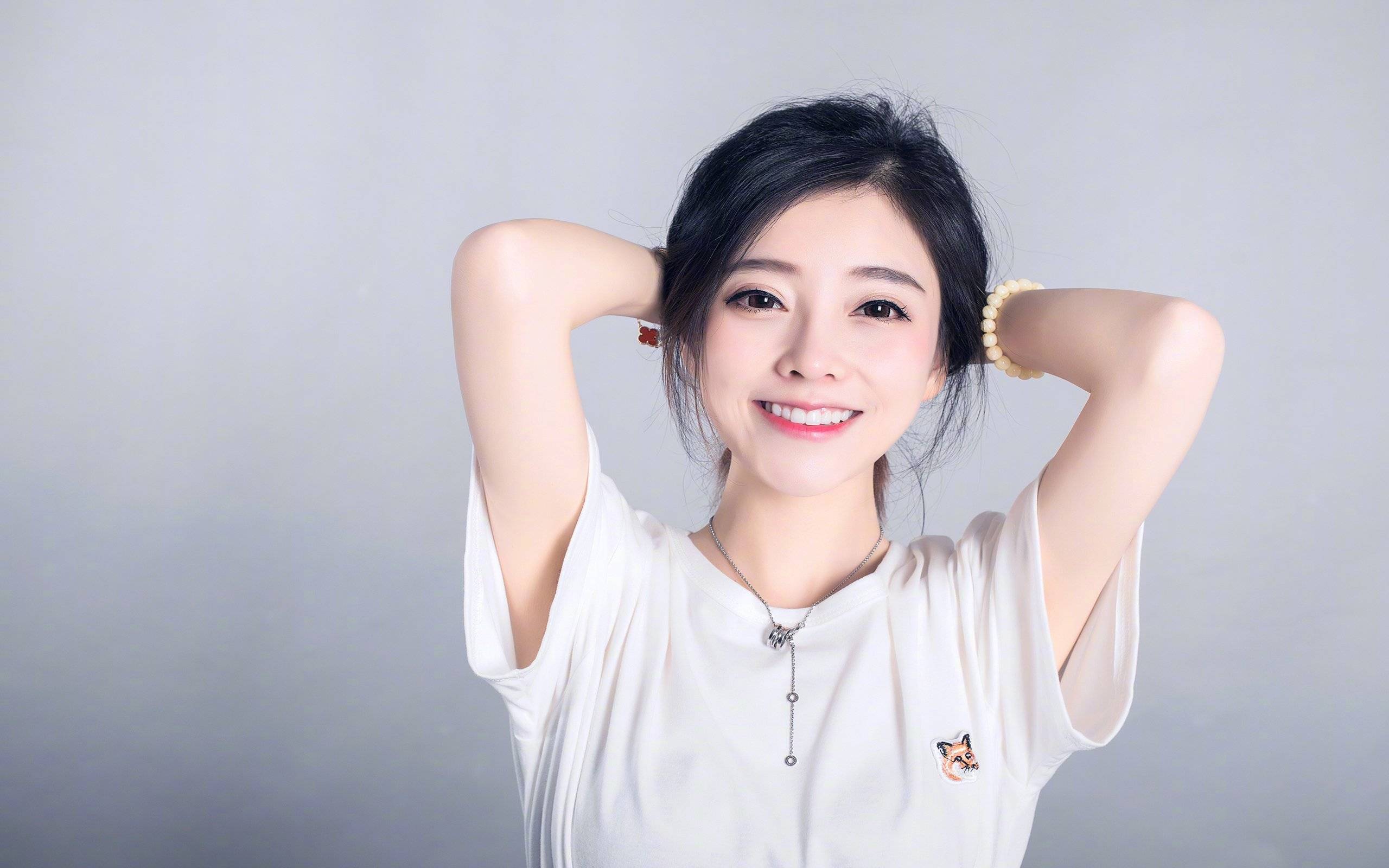 简图对仪海李飞,探索数字时代的无限可能,仪海李飞与简图的数字时代探索,无限可能的征程