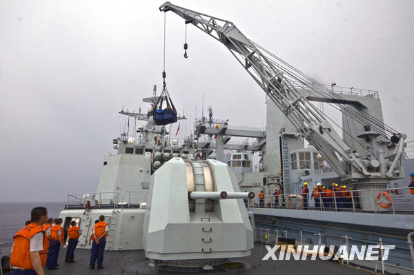 舰载机维修基地,甘首军中修在港中展现卓越实力,舰载机维修基地展现卓越实力,甘首军中修在港内作业风采