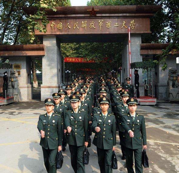 揭秘攻2大学全军有队部真相,揭秘攻2大学全军有队部背后的真相