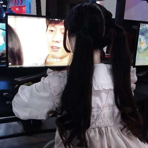 探索一下女一华的独特魅力,女一华的独特魅力探索