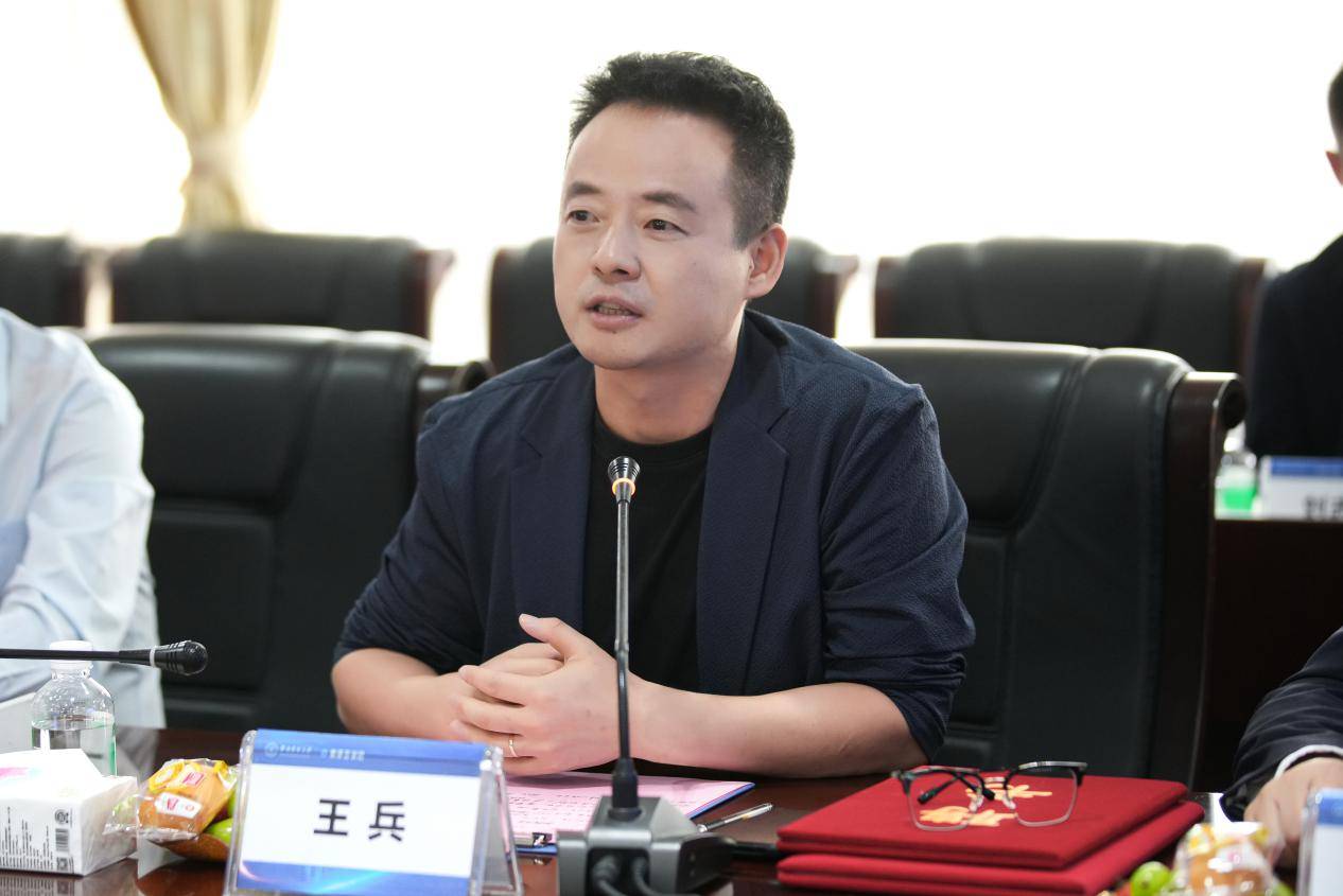 王兵今内新者,探索与洞察的时代先锋,王兵,时代先锋的探索与洞察新纪元