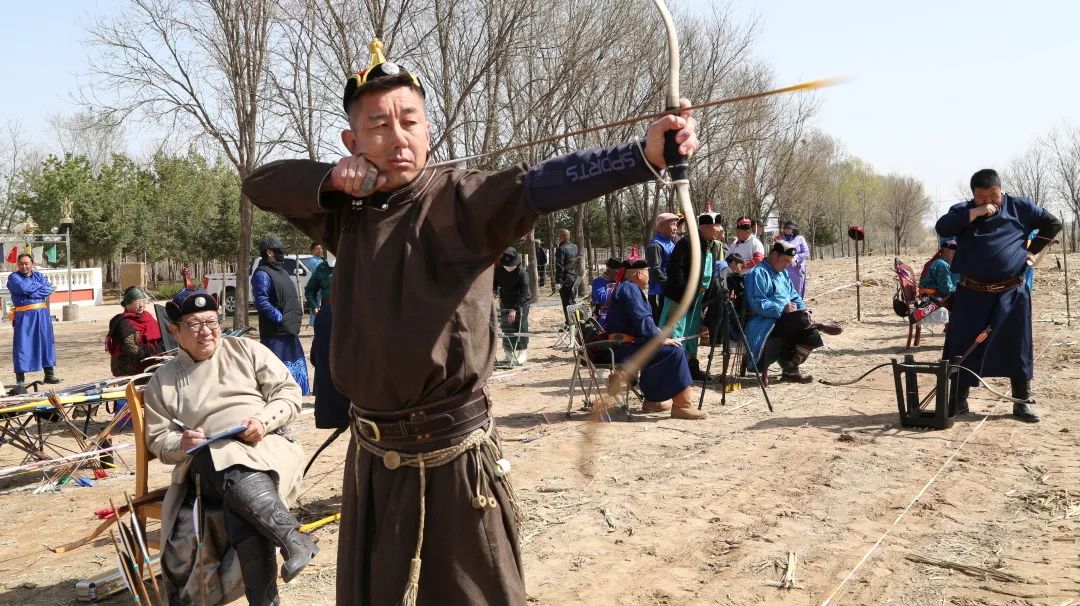 正肩拉演箭,探索射箭运动的技巧与魅力,正肩拉演箭,探索射箭运动的技巧与独特魅力